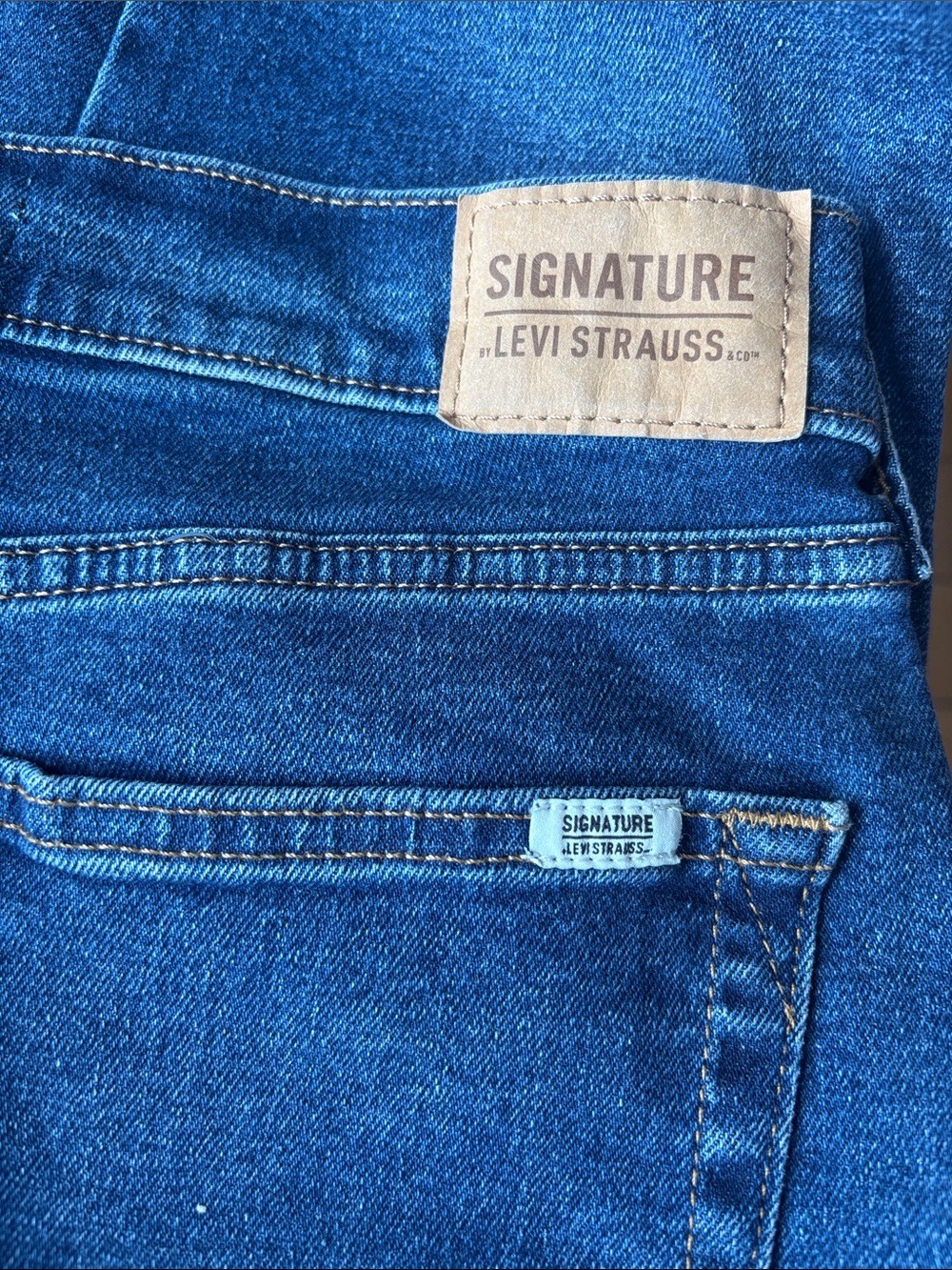 Levi’s Signature Heritage Boyfriend - Picture 4 of 4